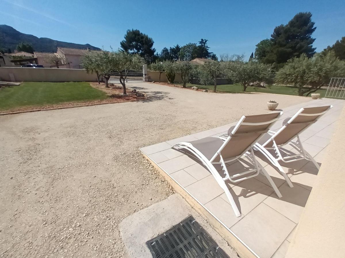 Le Jardin Des Tourterelles Villa Robion en Luberon Bagian luar foto