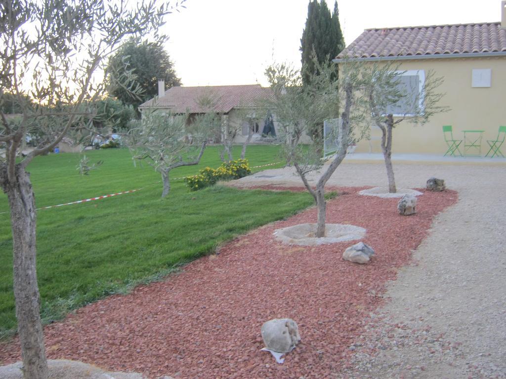 Le Jardin Des Tourterelles Villa Robion en Luberon Bagian luar foto